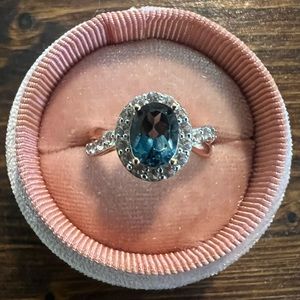 Blue and white stone ring in rose gold plated sterling silver (stamped 925)